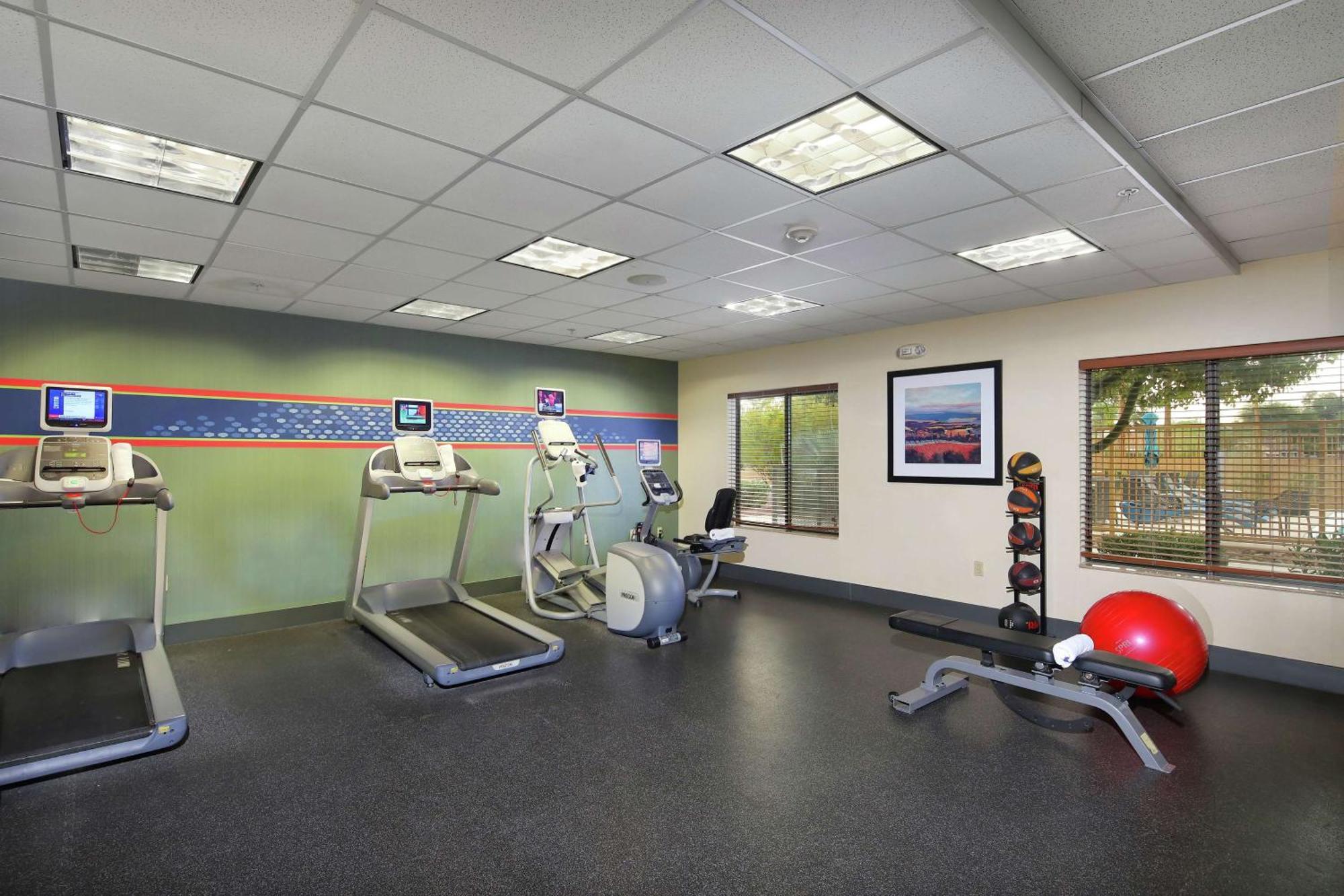 Hampton Inn & Suites Tucson East Экстерьер фото